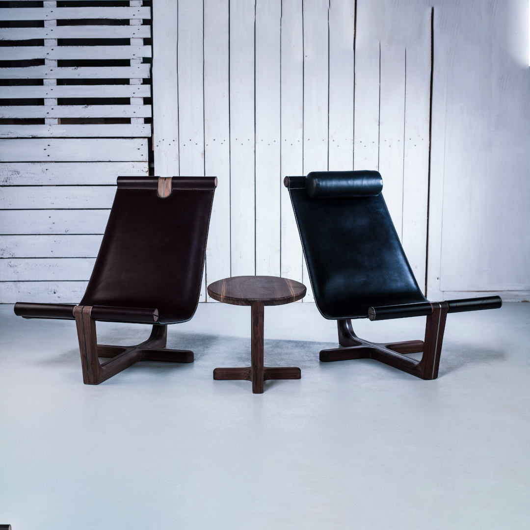 ARMANDA CHAIRS - Sie können verchromt, vermessingt oder brüniert sein. Diese Elemente sind aus Massivholz gefertigt. Diese Elemente unterstreichen die Eleganz und Schärfe