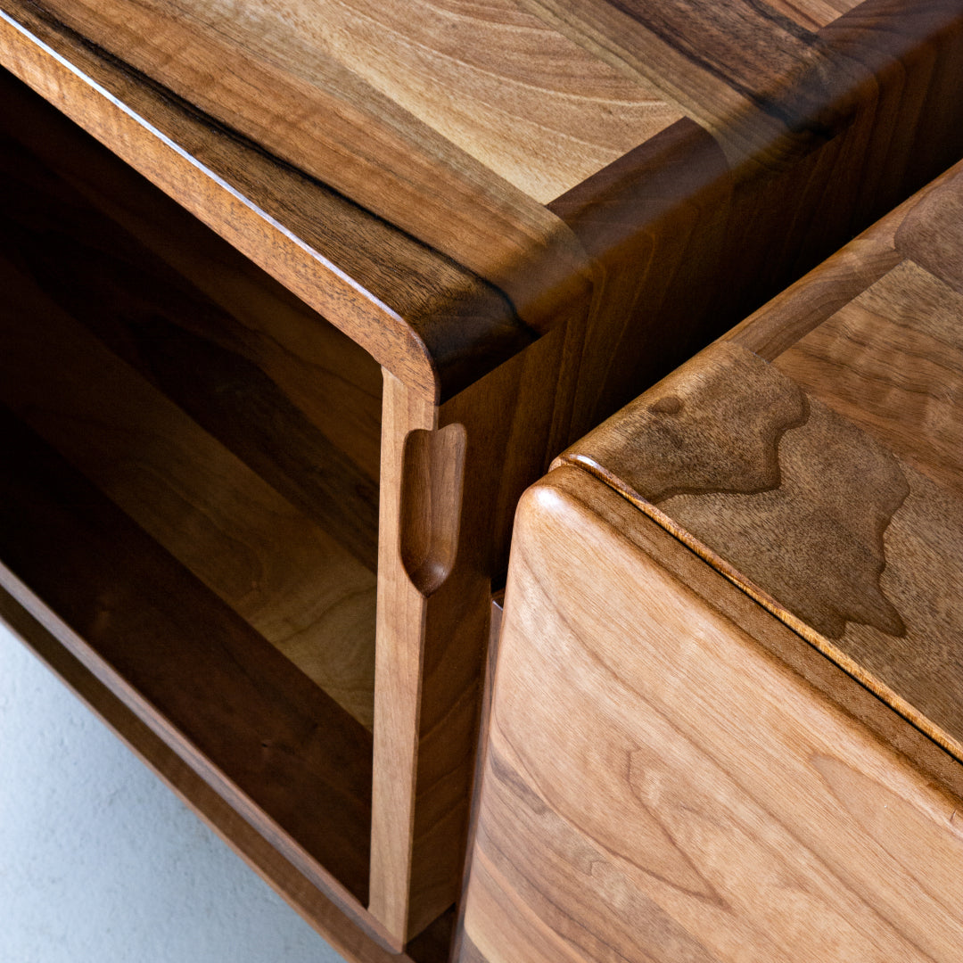 TRODEL-Designer Sideboard aus Massivholz-detail Kasten